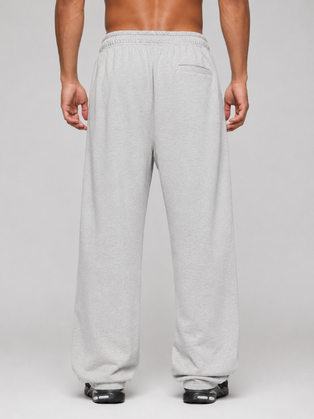 Minimalistic Light Heavyweight Barrel Leg Sweatpants